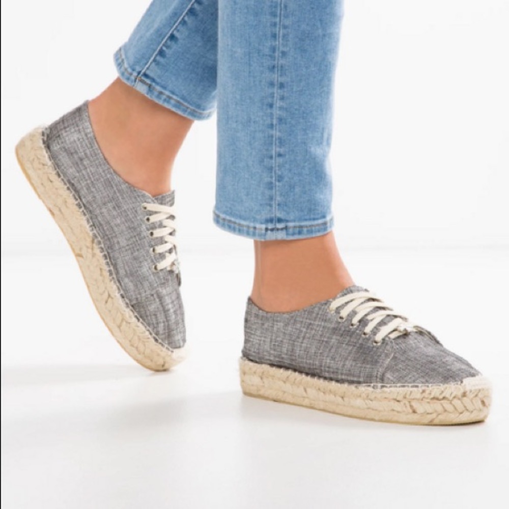 Espadrille Sparkle Kicks! NWB💛